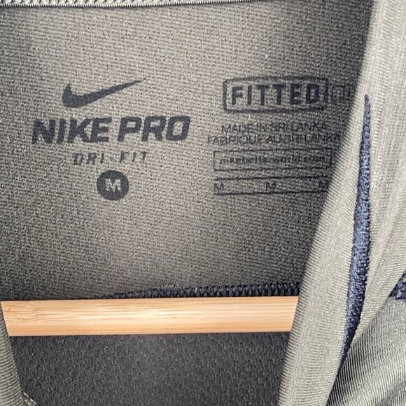 Nike Green Pro Combat Dri-Fit Fitted Mock Thermal Pullover Top Size Medium - Picture 3 of 8